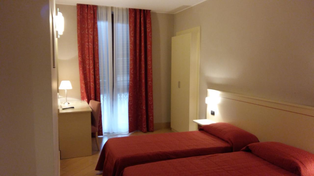 Hotel Cavour Asti Extérieur photo